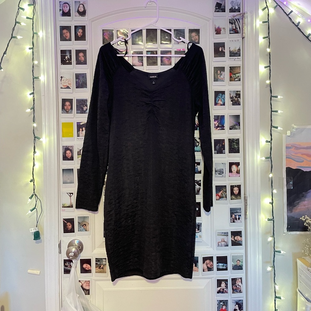 Torrid body con V neck dress